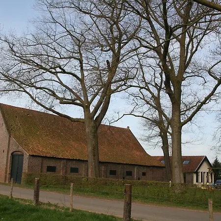 Erfgoedlogies D'ouffenhoff בית נופש